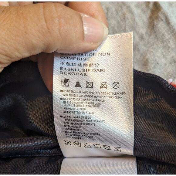 NWT Converse All Star Chuck Taylor Grey/ Multi Crossbody, Fanny Pack, Waist Bag - Picture 5 of 13